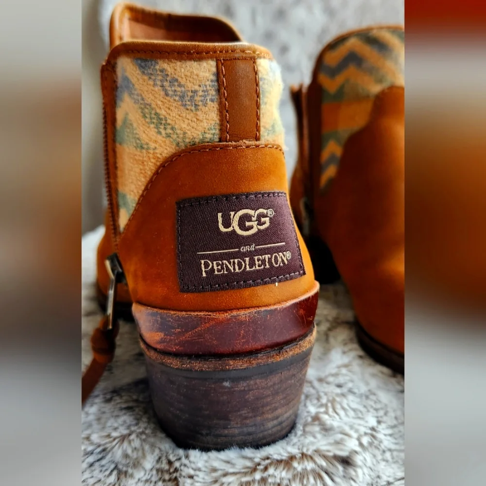 Ugg Pendleton ankle boots size 7.5 - Picture 3 of 16